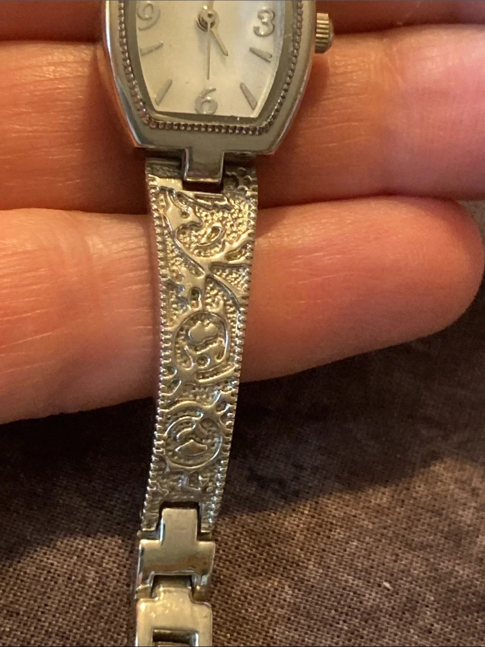 Silver Tone Decorative Running Women's Bracelet Watch